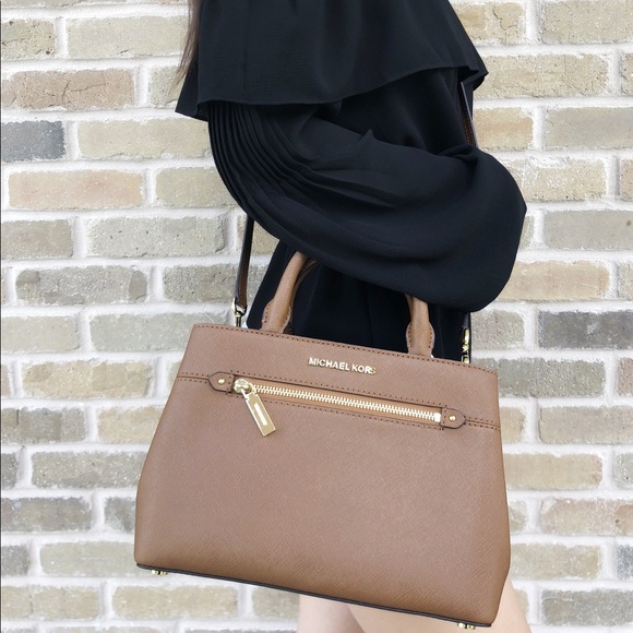 Gaby’sBags👜💕- Michael Kors Satchel Bag luggage - Picture 5 of 6